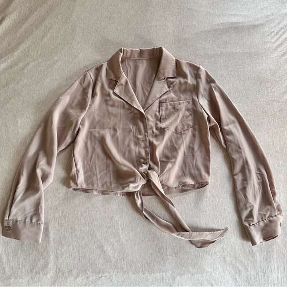 OAK & FORT Cropped Tie-Front Collared Blouse - Picture 1 of 10